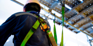 Worker in Harness: Do you need builders risk insurance?